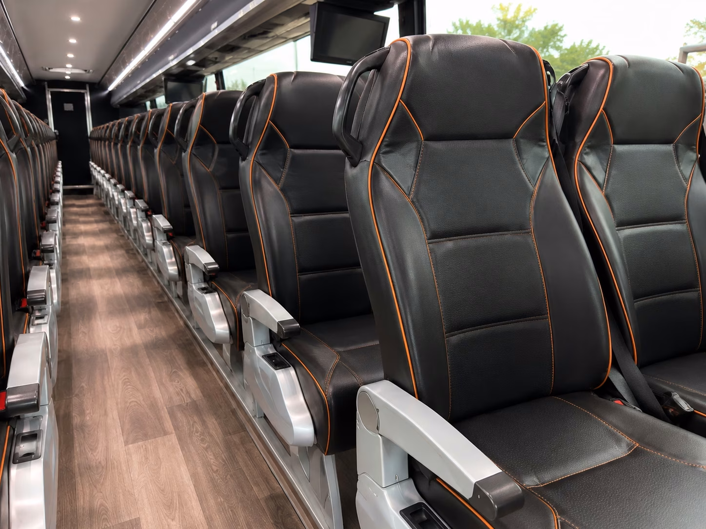 fan bus rentals to petco park and snapdragon stadium from vista