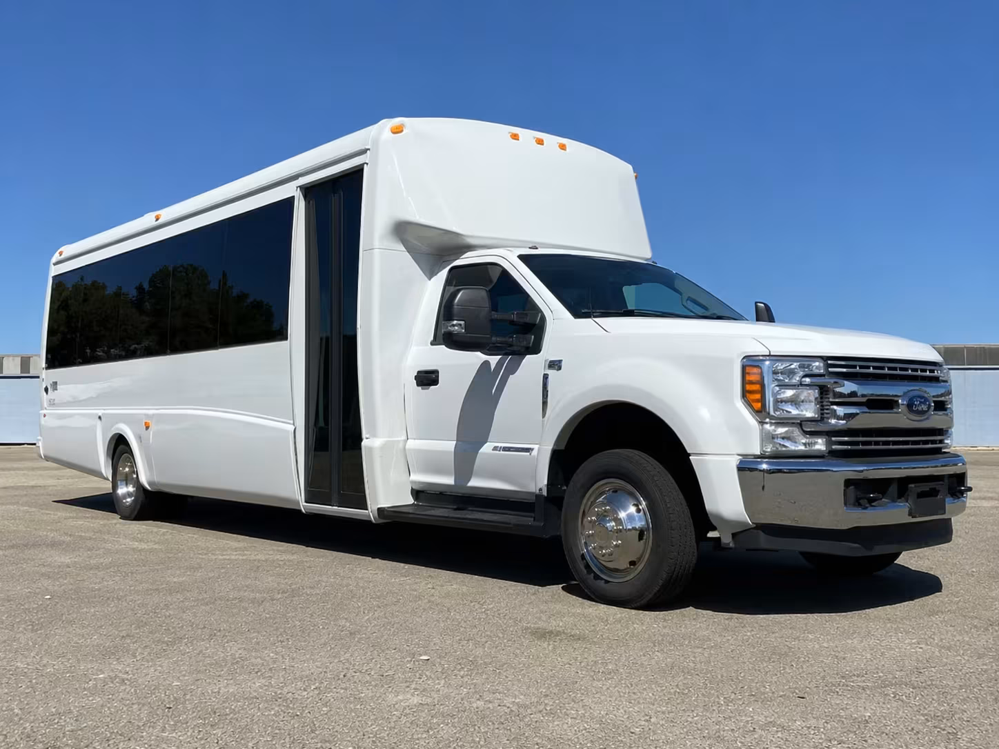 minibus rentals in vista for legoland and fleet science center